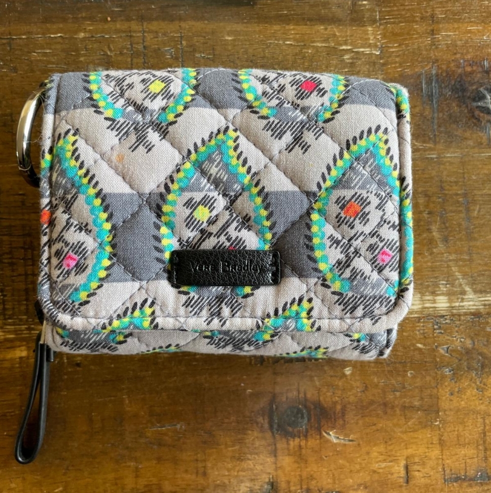 EUC Vera Bradley Quilted Wallet